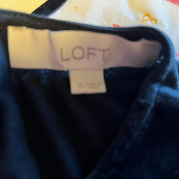 Loft Black Velvet & Lace Sleeveless Shell Blouse w/Tie at Neck - Medium - Picture 5 of 8